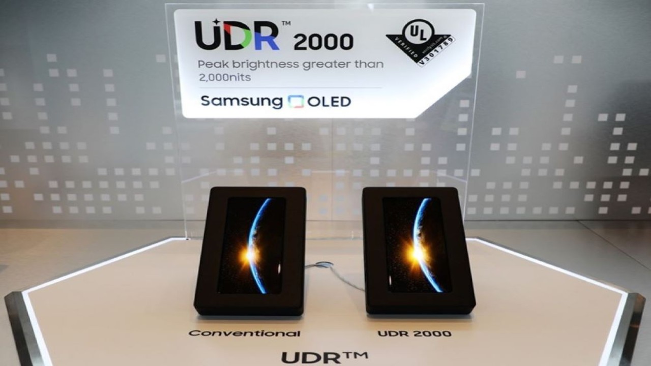 Samsung ungkap layar OLED 2.000 nit untuk smartphone. (GSM Arena)