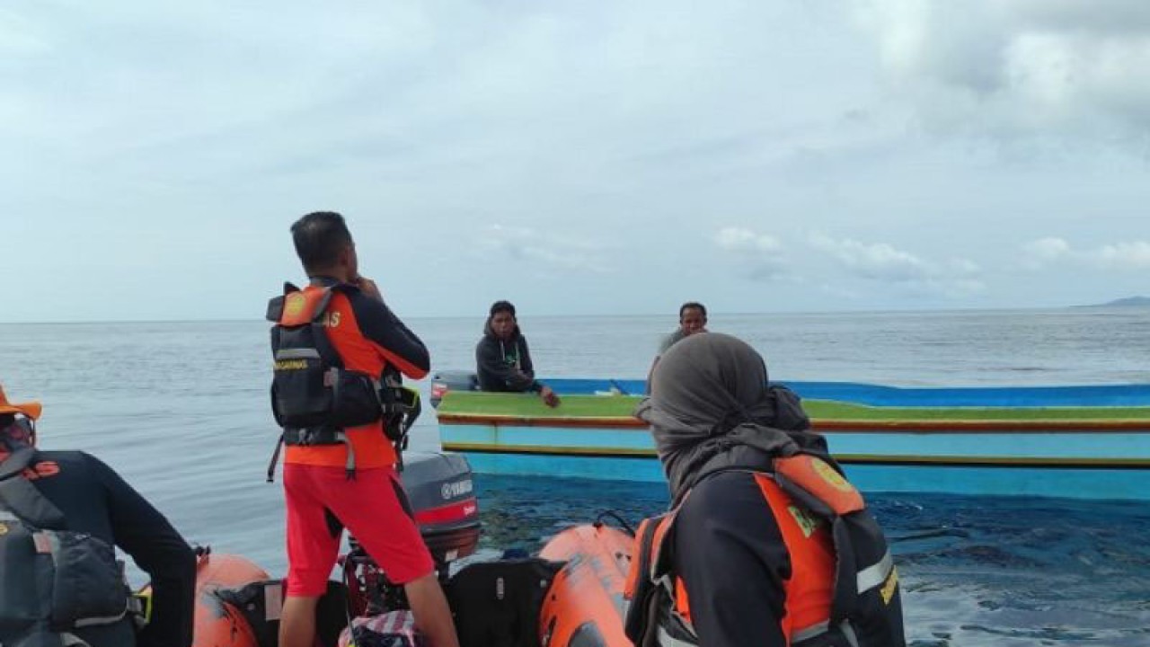 Operasi SAR akhirnya ditutup atas persetujuan pihak keluarga setelah lima hari pencarian tidak menemukan tanda-tanda keberadaan satu nelayan di Seram Bagian Barat. (5/1) (ANTARA/HO/Basarnas Ambon)