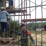 Satgas Pamtas dan warga perbatasan gotong royong bangun masjid-1672884143