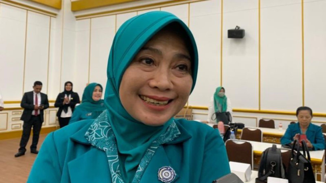 Ketua PKK Kabupaten Penajam Paser Utara Kalimantan Timur, Satriani Sirajuddin Hamdam (ANTARA/Novi Abdi-Bagus Purwa)