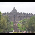 Sejumlah wisatawan mengunjungi Candi Borobudur, di Kabupaten Magelang, Jawa Tengah. ANTARA/Heru Suyitno-1672653121