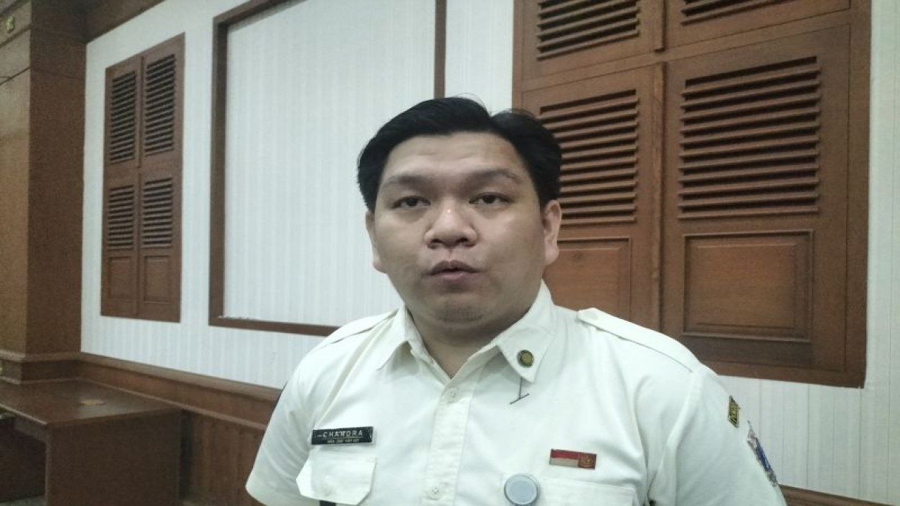 Ketua Purna Paskibraka Indonesia (PPI) Jakarta Barat, Chandra, di kantor Wali Kota Jakarta Barat, Minggu (29/1/2023). ANTARA/Walda