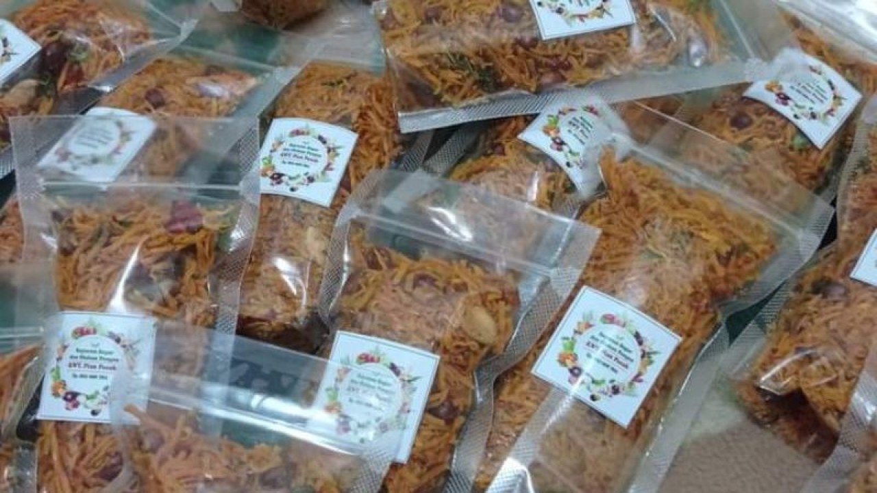 Serundeng ubi, produk olahan UMKM dari Desa Ujung Padang, Kabupaten Mukomuko. ANTARA/Ferri