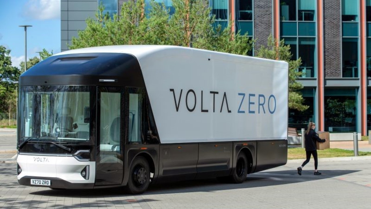 The new Volta Zero Truck is seen in Farnborough, Britain in this handout photo dated September 2020, obtained by Reuters September 3, 2020. Volta Trucks/Handout via REUTERS THIS IMAGE HAS BEEN SUPPLIED BY A THIRD PARTY. MANDATORY CREDIT NO RESALES. NO ARCHIVES (via REUTERS/VOLTA TRUCKS)