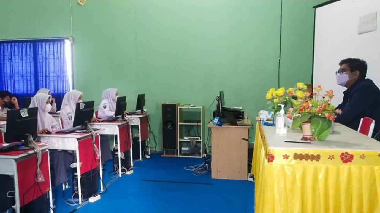 Anak sekolah saat melaksanakan pembelajaran. ANTARA/Anggi Mayasari