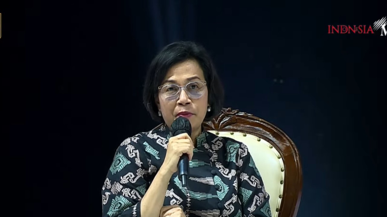 Menteri Keuangan (Menkeu) Sri Mulyani dalam Rakornas Kepala Daerah dan Forkopimda tahun 2023 yang dipantau secara daring di Jakarta, Selasa (17/01/2023). (ANTARA/Agatha Olivia Victoria)