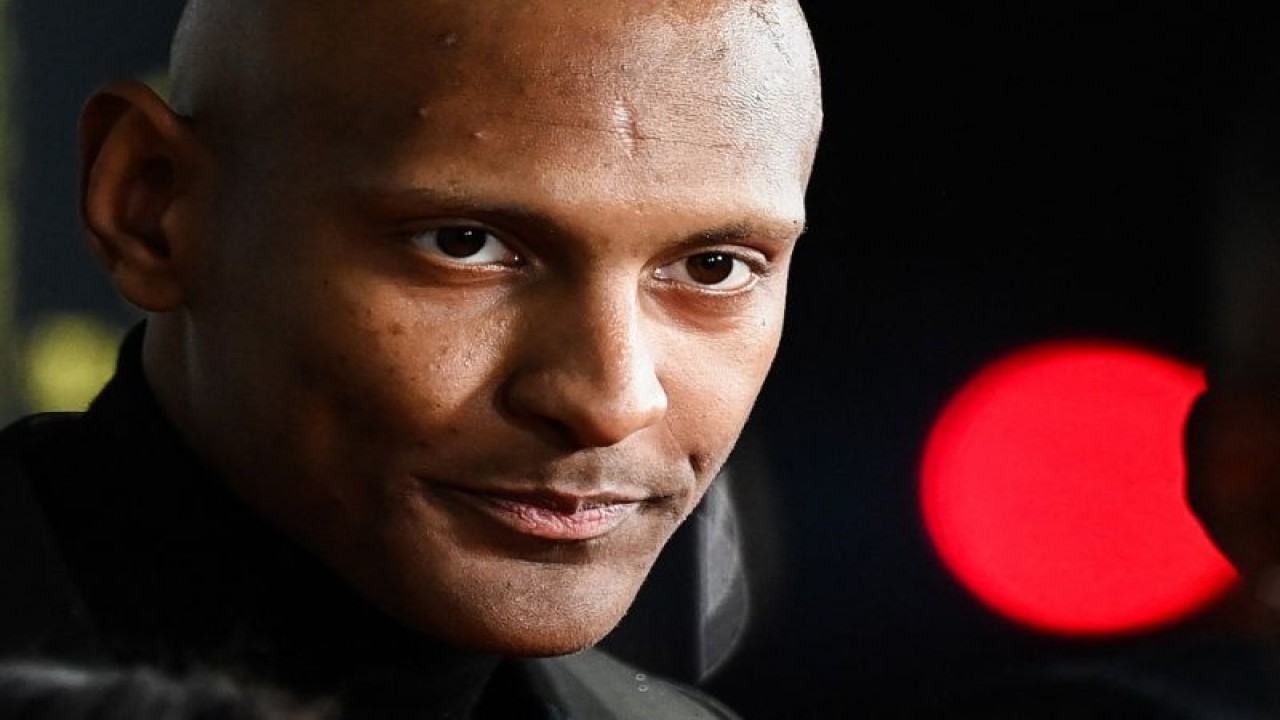 Striker Borussia Dortmund Sebastien Haller saat menghadiri seremoni Ballon d'Or 2022 di Theatre du Chatelet di Paris pada 17 Oktober 2022. (AFP/FRANCK FIFE)