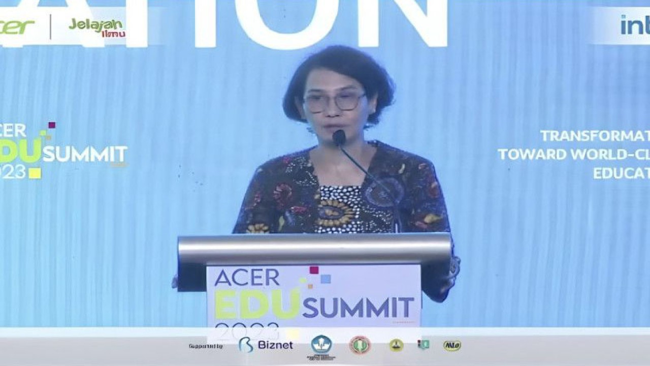 Sekretaris Jenderal (Sesjen) Kementerian Pendidikan, Kebudayaan, Riset dan Teknologi (Kemendikbudristek) Suharti dalam Acer Edu Summit 2023 di Jakarta, Selasa (31/1/2023). ANTARA/AstridFaidlatulHabibah