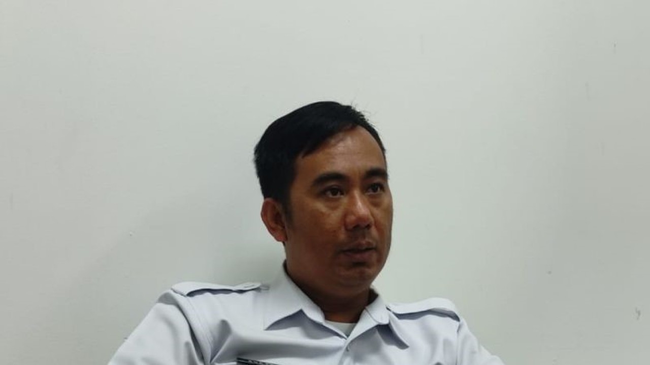 Suryadi, Kepala Dinas Komunikasi, Informatika, Statistik dan Persandian Kabupaten Pesisir Barat. (ANTARA/Riadi Gunawan)