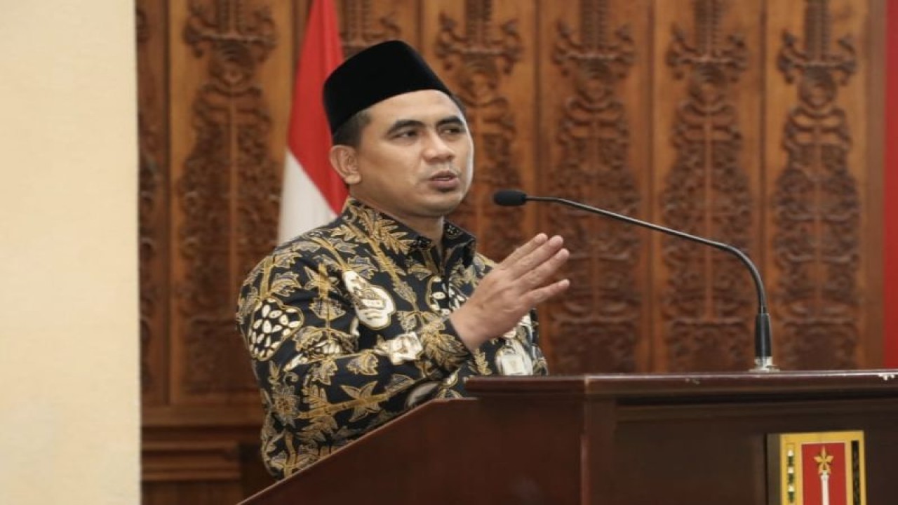 Wakil Gubernur Jawa Tengah Taj Yasin Maimoen saat menghadiri Santripreneur Award yang digelar Muslim Trade Centre (MTC) Jawa Tengah di Semarang, Jumat (30/12/2022). (ANTARA/HO-Humas Pemprov Jateng)