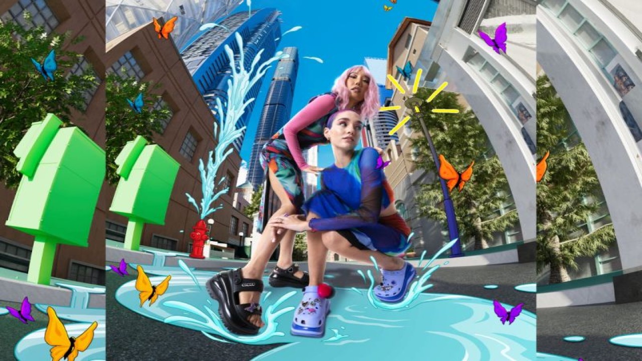 Tampilan lini Crocs Mega Crush yang dirilis di Indonesia mengawali 2023. Crocs Mega Crush Sandal (kiri) dan Crocs Mega Crush Clog (kanan). (ANTARA/HO/Crocs)
