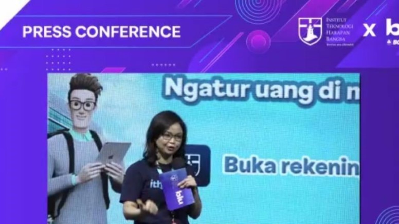 Tangkapan layar Direktur Utama BCA Digital Lanny Budiati dalam konferensi pers di Jakarta, Senin (16/1/2023). (ANTARA/Sanya Dinda)