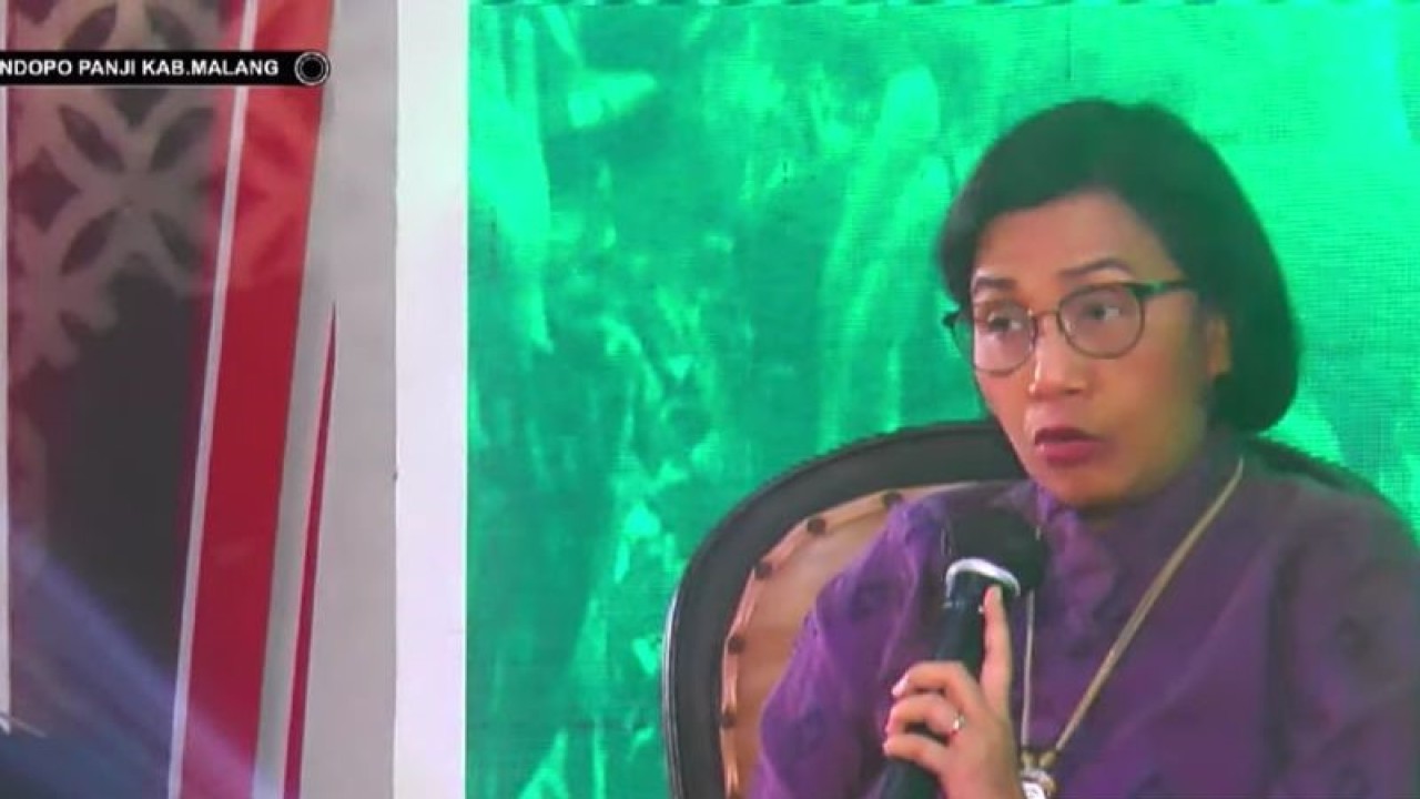 Tangkapan layar Menteri Keuangan Sri Mulyani dalam webinar ekonomi nasional, Minggu (22/1/2023). (ANTARA/Sanya Dinda)