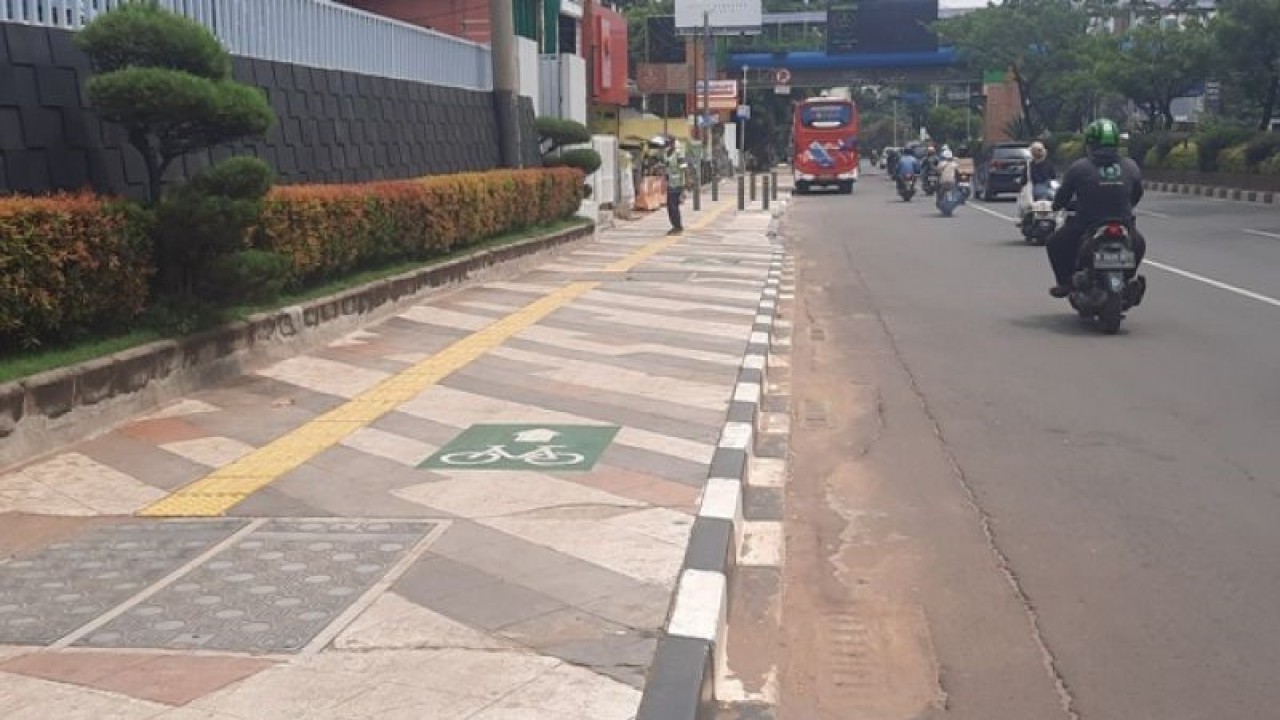Trotoar di Jalan Margonda (FOTO ANTARA/Foto: Feru Lantara)
