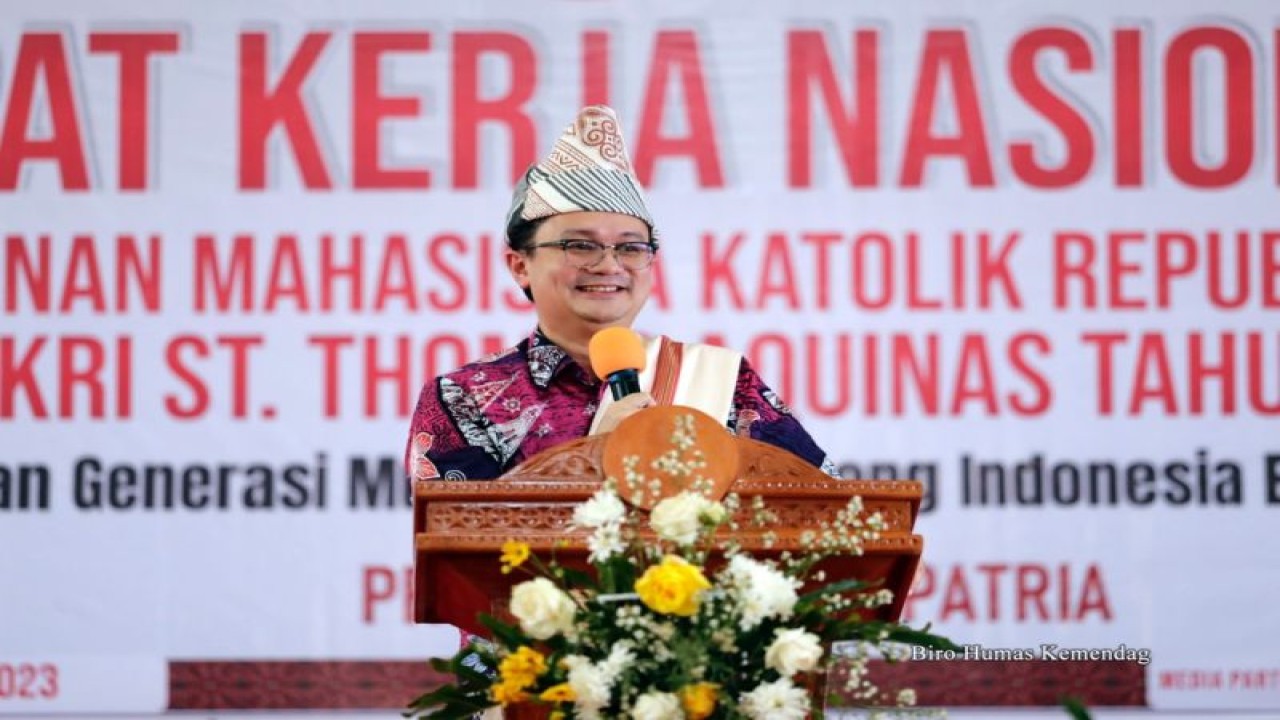 Wakil Menteri Perdagangan (Wamendag) Jerry Sambuaga saat menghadiri Rapat Kerja Nasional XI Perhimpunan Mahasiswa Katolik Sanctus Thomas Aquinas 2023 yang diselenggarakan di Tana Toraja, Senin (23/1/2023) (ANTARA/Ho/Kementerian Perdagangan)