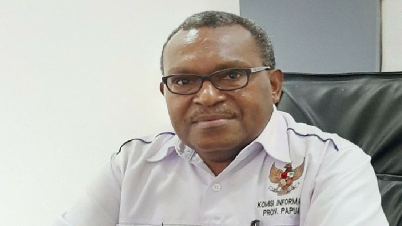 Ketua Komisi Informasi Provinsi Papua Wilhelmus Pigai (ANTARA/HO-Humas KI Papua)