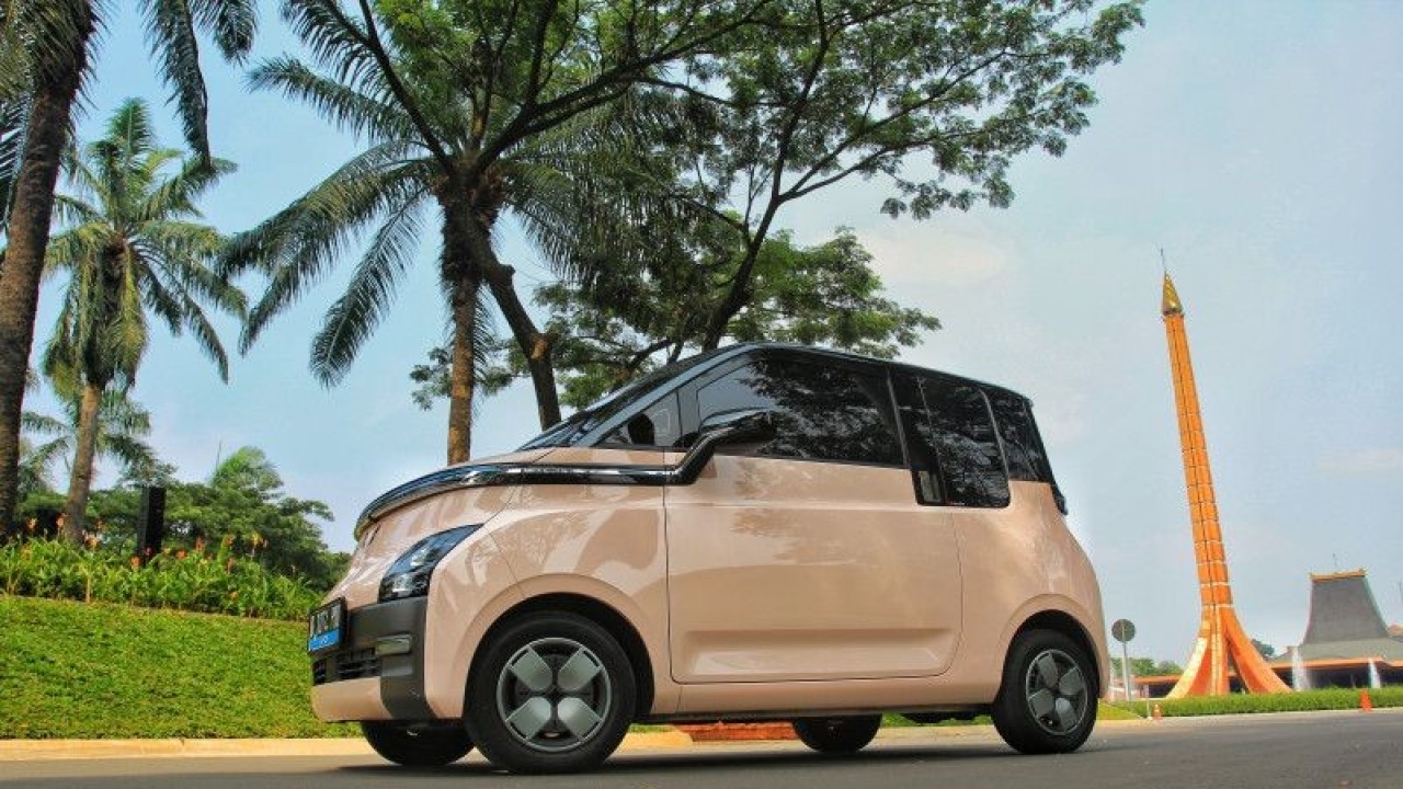 Wuling Air Ev. (ANTARA/Chairul Rohman)