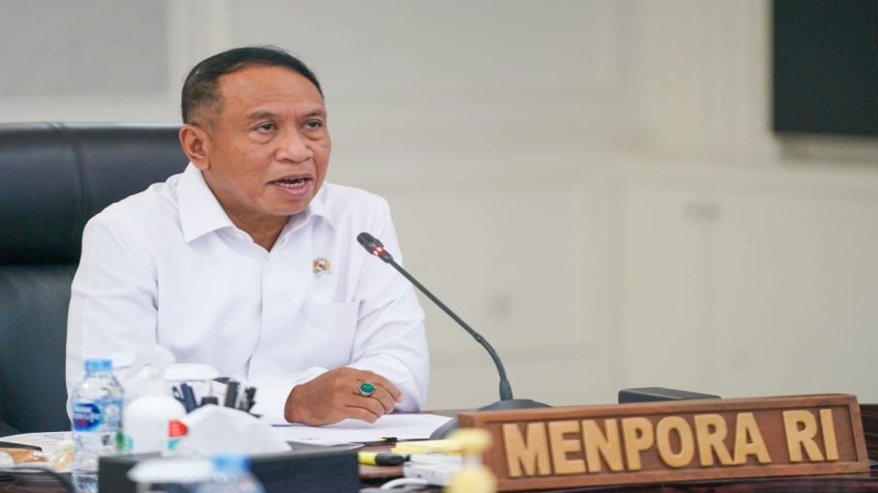 Menteri Pemuda dan Olahraga Republik Indonesia (Menpora RI) Zainudin Amali dalam rapat koordinasi lintas kementerian dan lembaga untuk persiapan menjadi tuan rumah penyelenggaraan Piala Dunia U-20 yang digelar secara virtual dari Kantor Kemenpora Senayan, Jakarta, Selasa (27/12/2022). (ANTARA/HO-Kemenpora RI)