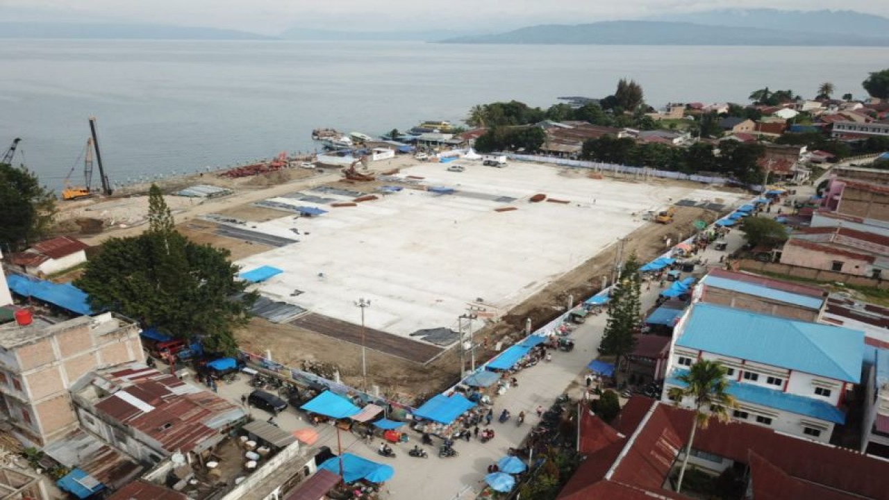 Progres pembangunan kawasan kejuaraan F1H2O di Danau Toba, Sumatera Utara. (ANTARA/HO PT Adhi Karya (Persero) Tbk)