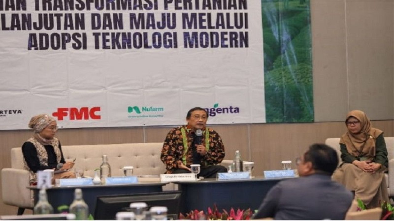 Diskusi bertema “Perjalanan Transformasi Pertanian Berkelanjutan dan Maju Melalui Adopsi Teknologi Modern” digelar Croplife Indonesia di Jakarta, Kamis (23/2/2023). (Antara/HO/Croplife Indonesia)