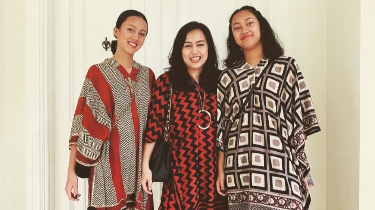 Anggi Kadiman, mantan istri Tora Sudiro bersama kedua putrinya/Instagram