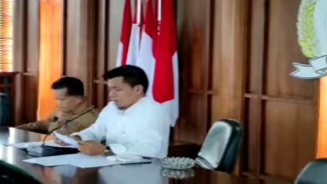 Anggota DPRD Sulbar Hatta Kainang di Mamuju, Senin (13/2/2023) ANTARA Foto/ M Faisal Hanapi