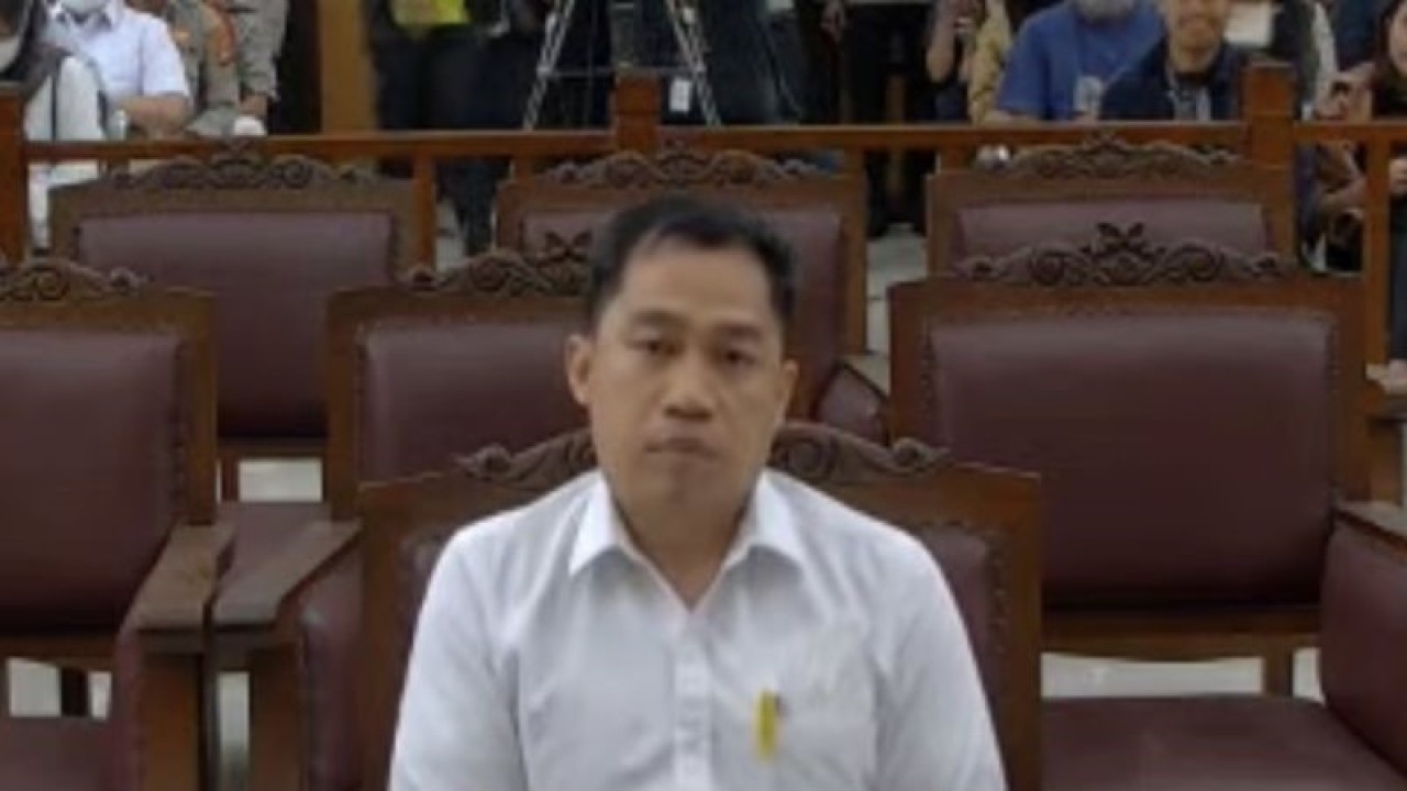 Tangkapan layar - Mantan Wakaden B Romapaminal Divpropam Polri Arif Rachman Arifin dalam persidangan di Pengadilan Negeri Jakarta Selatan, Kamis (23/2/2023). ANTARA/Putu Indah Savitri