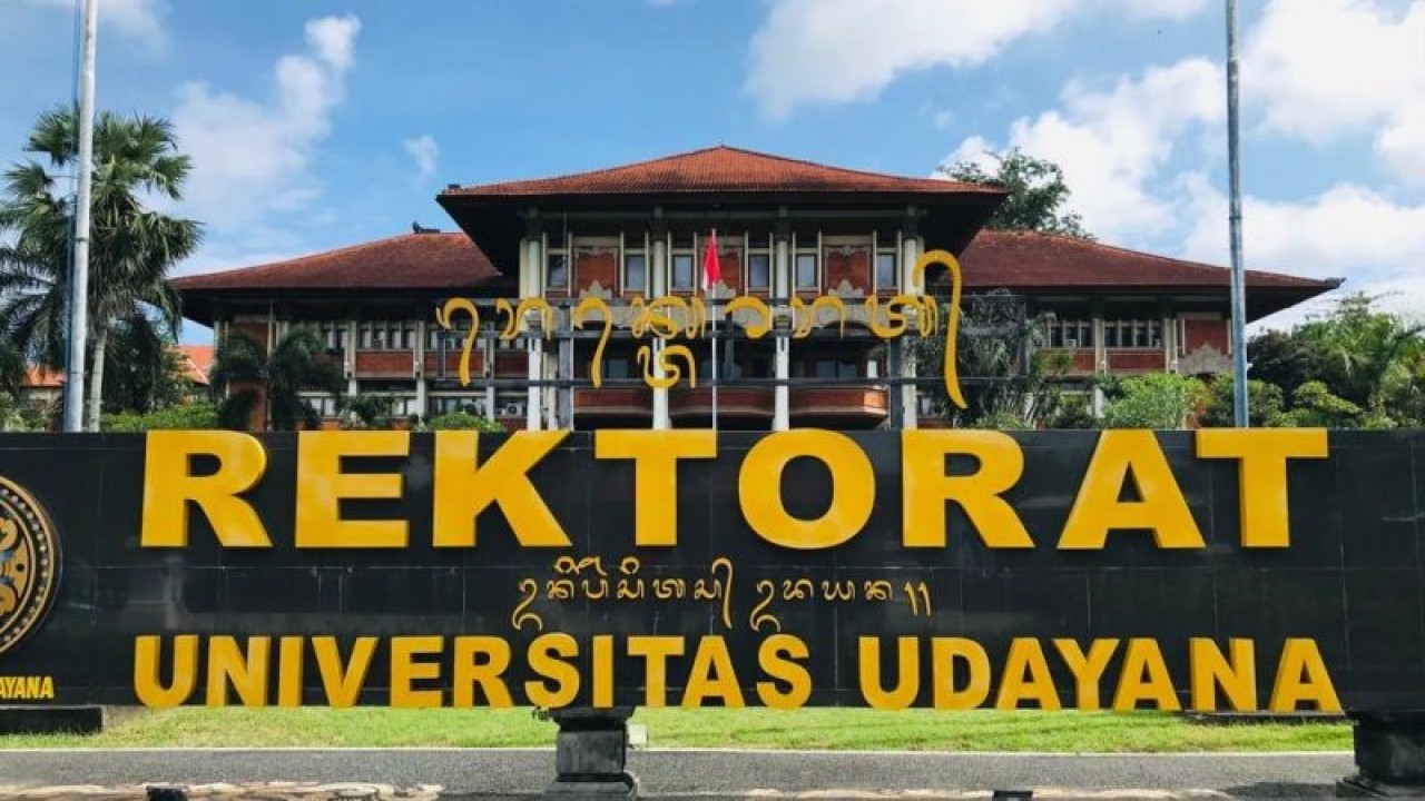 Arsip foto- Gedung Rektorat Universitas Udayana Bali. ANTARA/Rolandus Nampu