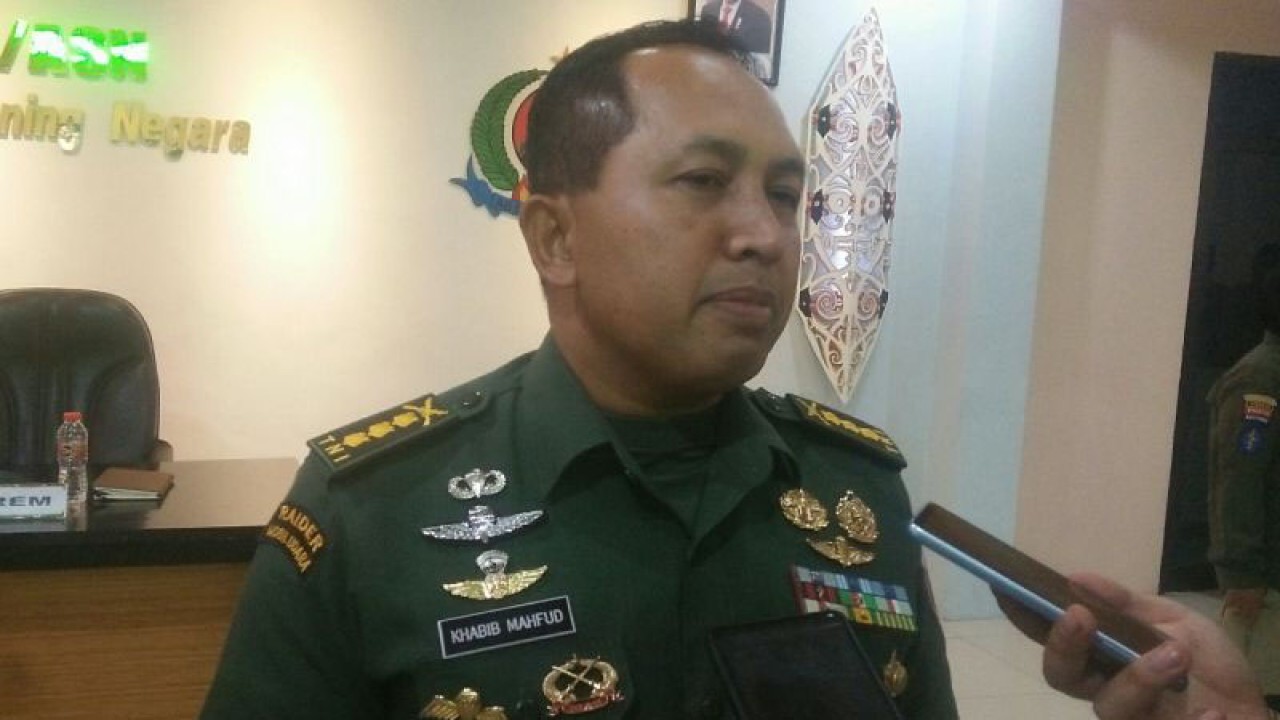 Kepala Staf Korem 091/ASN Kolonel Infanteri Khabib Mahfud (ANTARA / M Ghofar)