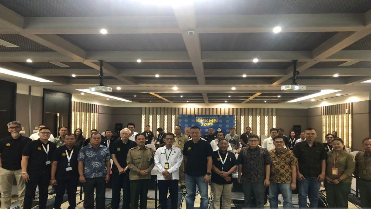 Rakernas Kelompok Pembudidaya Karang Hias Nusantara (KPKHN) membahas konservasi karang hias di Denpasar, Bali, Senin (6/2/2023). ANTARA/Ni Putu Putri Muliantari