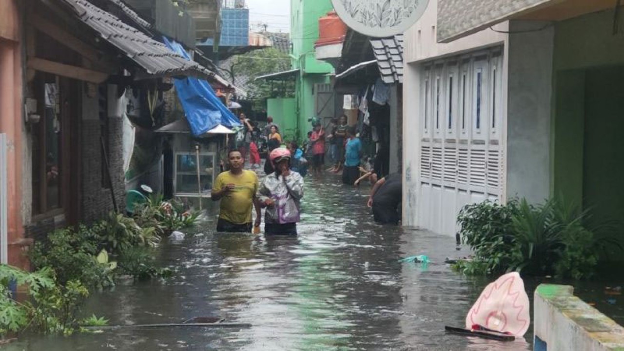 Banjir di Kelurahan Jagalan Solo, Kamis (16/2/2023). ANTARA/HO-Dokumentasi warga