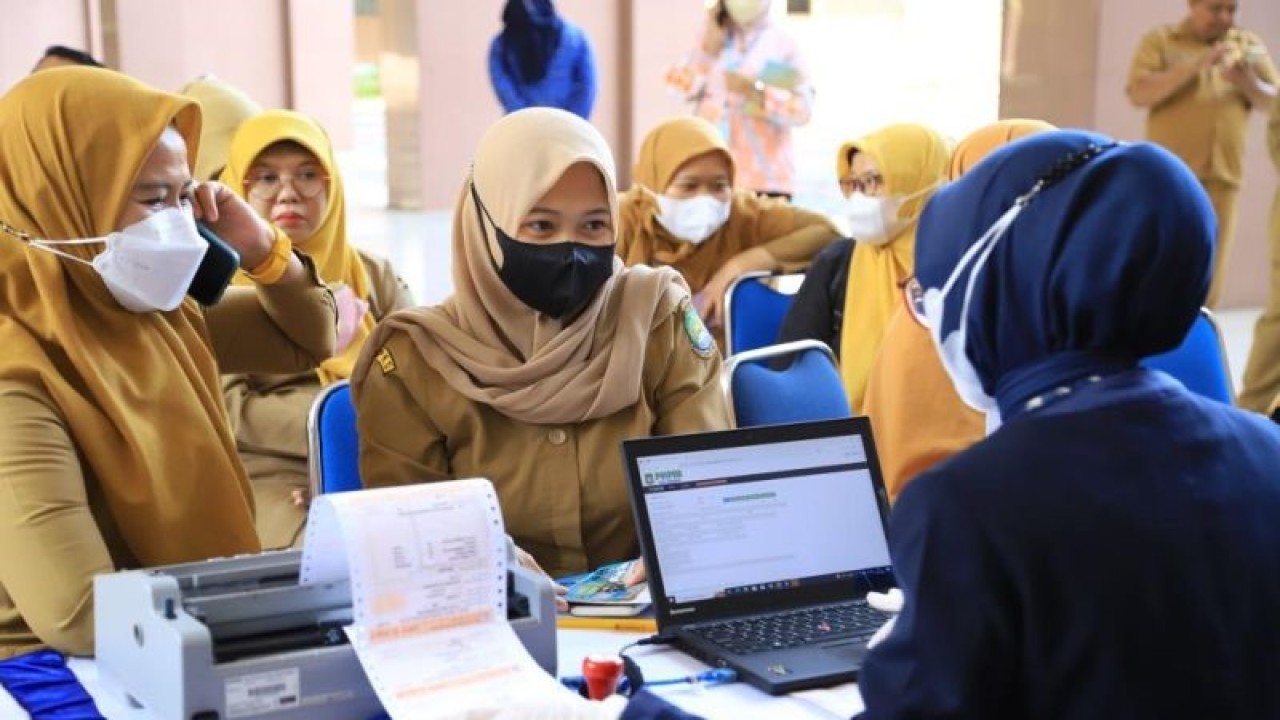 Pelaksanaan pekan panutan pajak di Puspemkot Tangerang hari Senin, dengan sasaran pertama yakni ASN. Bapenda target pendapatan asli daerah Rp1,2 triliun. ANTARA/Achmad Irfan.
