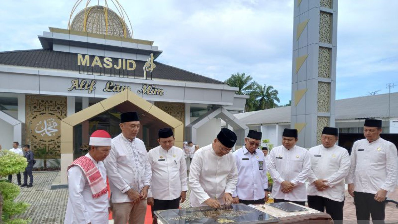 Pemerintah Provinsi Bengkulu menyalurkan dana hibah keagamaan menyiapkan anggaran sebesar Rp24 miliar di Bengkulu, Kamis (16/2/2023). FOTO ANTARA/Anggi Mayasari