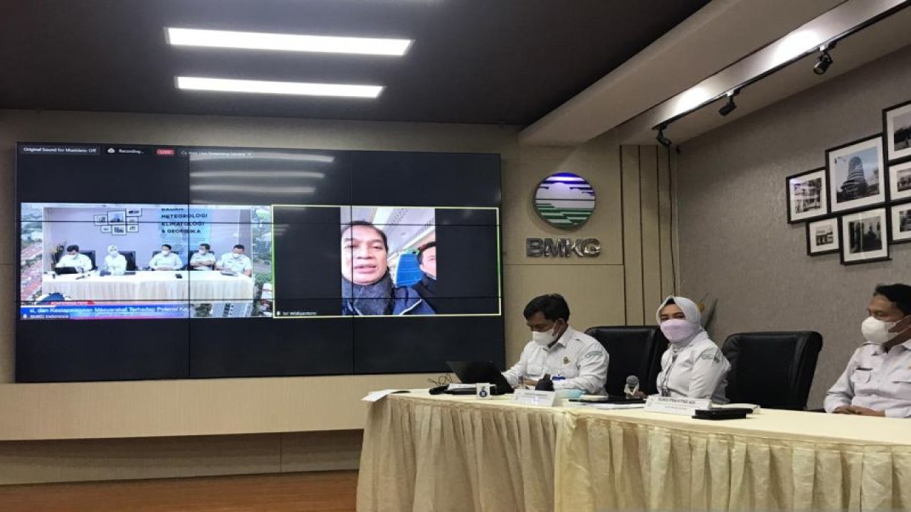 Konferensi pers hasil diskusi analisis pembelajaran gempa bumi Turki di Kantor BMKG Jakarta, Kamis (23/2/2023). (Antara/Devi Nindy)