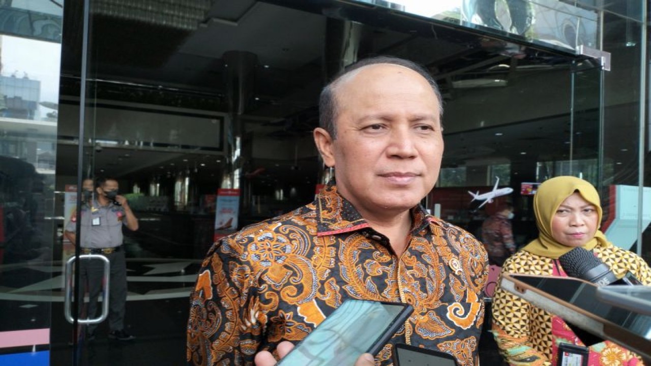 Kepala BNPT Komjen Pol. Boy Rafli Amar memberikan keterangan terkait KKB Papua di Jakarta, Selasa (14/2/2023). (ANTARA/Muhammad Zulfikar)