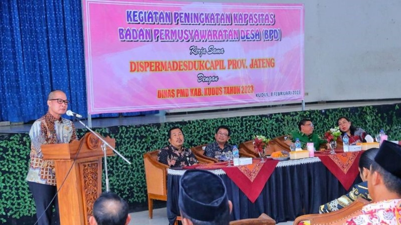 Bupati Kudus Hartopo saat menyampaikan sambutan pada acara Pembinaan BPD se-Kabupaten Kudus di Gedung Graha Mustika Kudus, Jawa Tengah, Rabu (8-2-2023). ANTARA/HO-Humas Pemkab Kudus