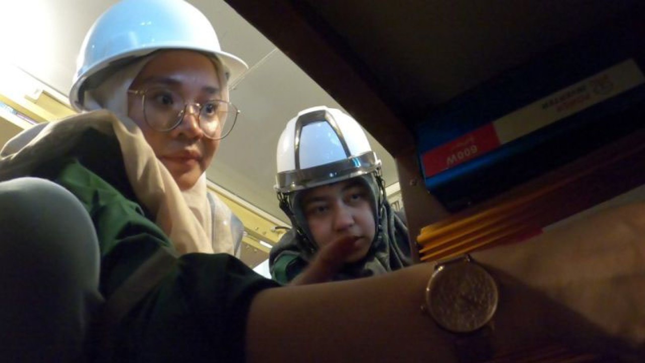 Peserta pelatihan BPVP Banda Aceh saat merancang mobil kopi tenaga surya, di Banda Aceh, Kamis (5-1-2023). (ANTARA/Rahmat Fajri)