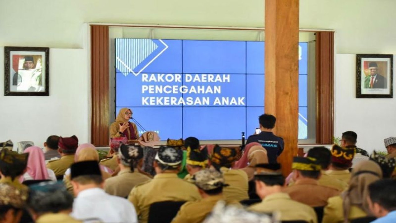 Bupati Banyuwangi Ipuk Fiestiandani sambutan dalam Rakor bersama Forkopimda dan lembaga pendidikan di Pendopo Kabupaten Banyuwangi. Selasa (14/2/2023) ANTARA/HO-Humas Pemkab Banyuwangi
