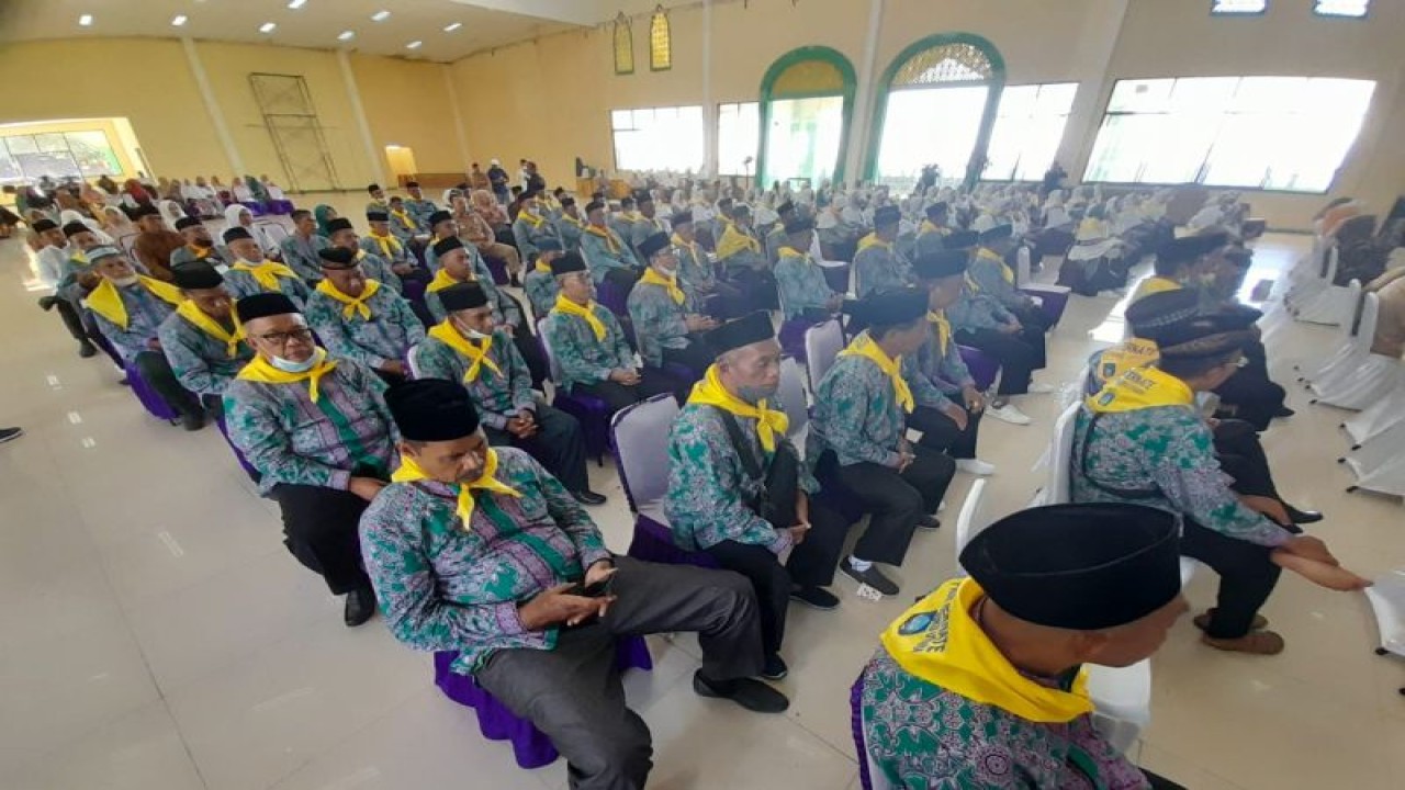 Calon Jamaah Haji (CJH) di Kota Ternate yang berangkat ke tanah suci pada tahun 2019 lalu. ANTARA/Abdul Fatah