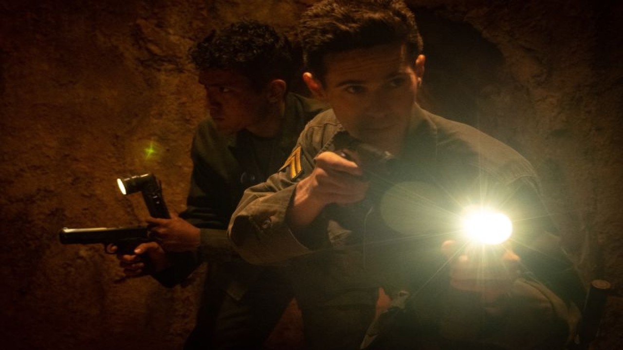 Connor Paolo sebagai Ackerman dalam film "Ambush" (2023). (ANTARA/HO-Saban Films)