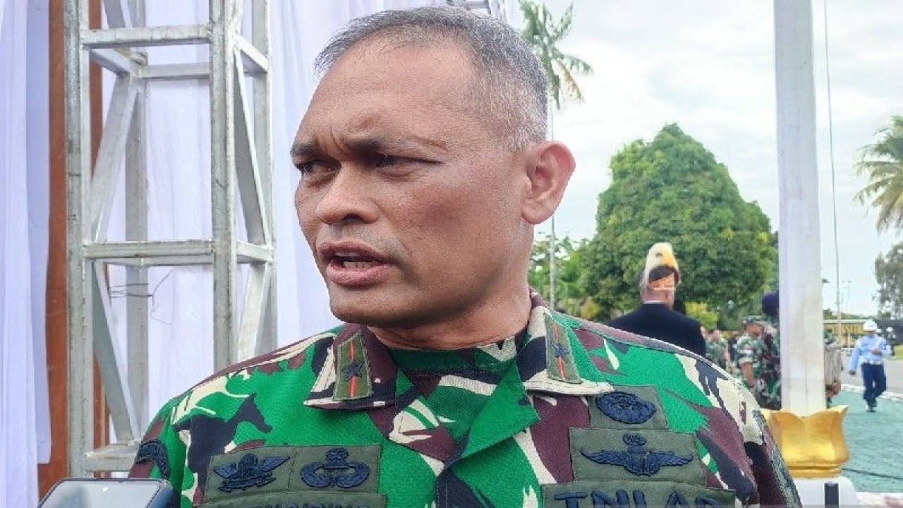 Danrem 172/PWY Brigjen TNI Juinta Omboh Sembiring. (ANTARA/Evarukdijati)