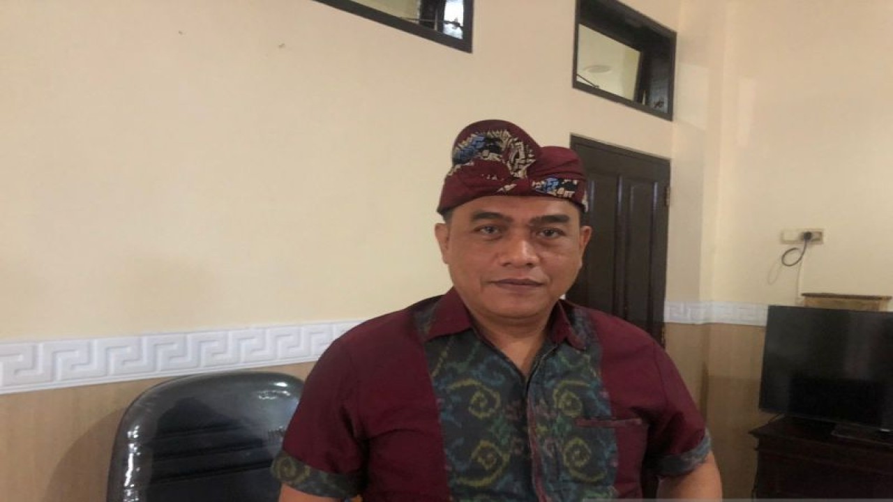 Kepala Dinas Kesehatan (Dinkes) Provinsi Bali Nyoman Gede Anom saat menyampaikan soal gagal ginjal akut progresif atipikal di Denpasar, Jumat (10/2/2023). FOTO ANTARA/Ni Putu Putri Muliantari