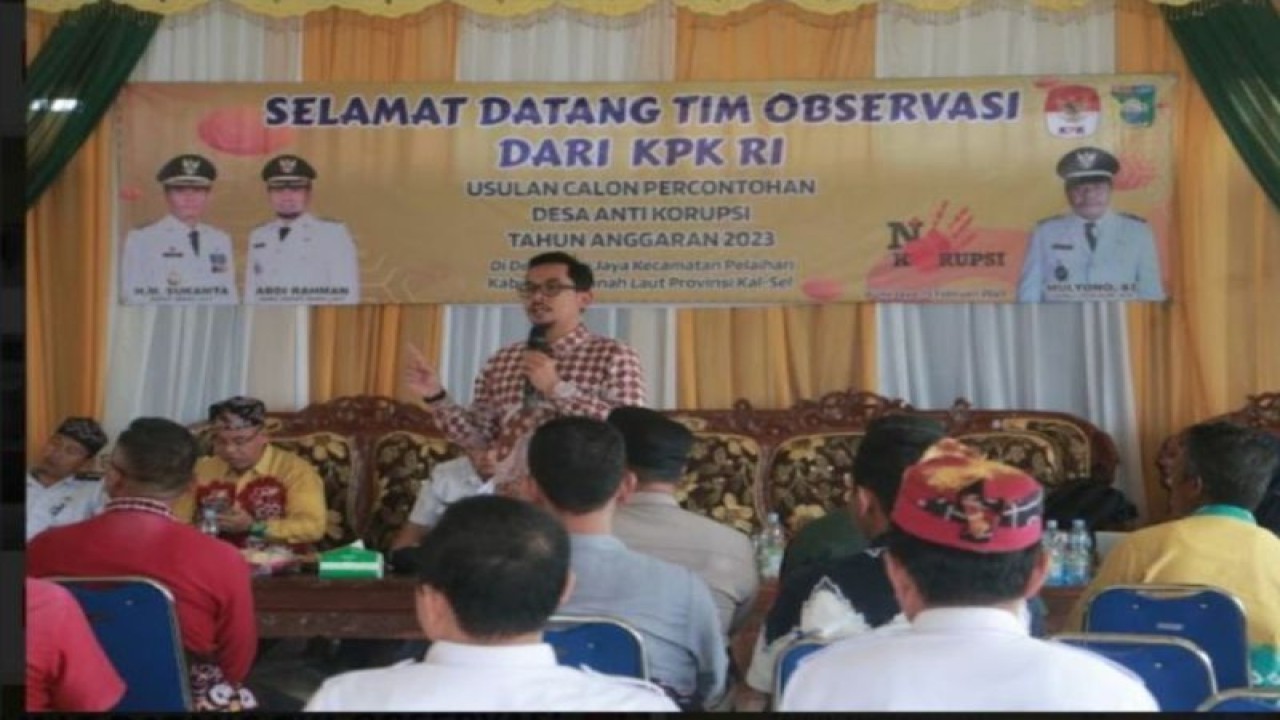 Tim Direktorat Pembinaan Peran serta Masyarakat (Ditpermas) Komisi Pemberantasan Korupsi Republik Indonesia (KPK-RI) melakukan observasi ke Kantor Desa Bumi Jaya, Kecamatan Pelaihari, Rabu