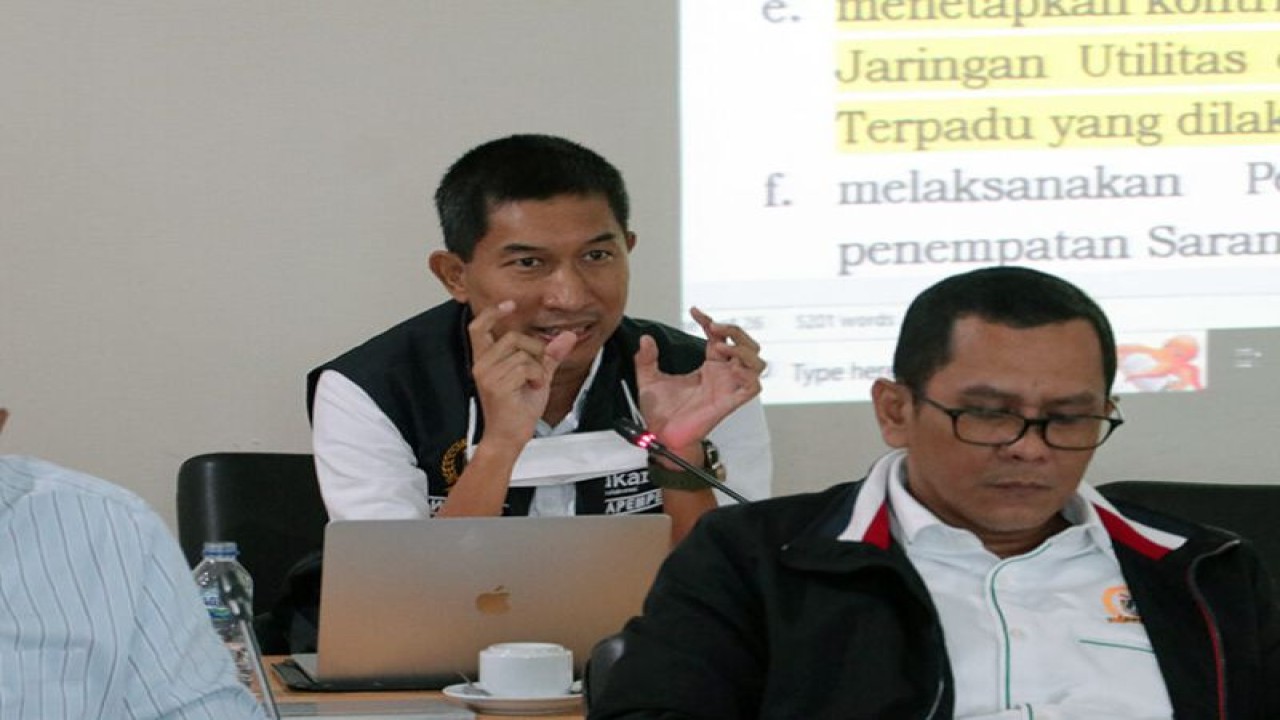 Anggota Komisi A DPRD DKI Jakarta Dwi Rio Sambodo dalam rapat komisi di Gedung DPRD DKI Jakarta beberapa waktu lalu. (ANTARA/HO-DPRD DKI Jakarta)