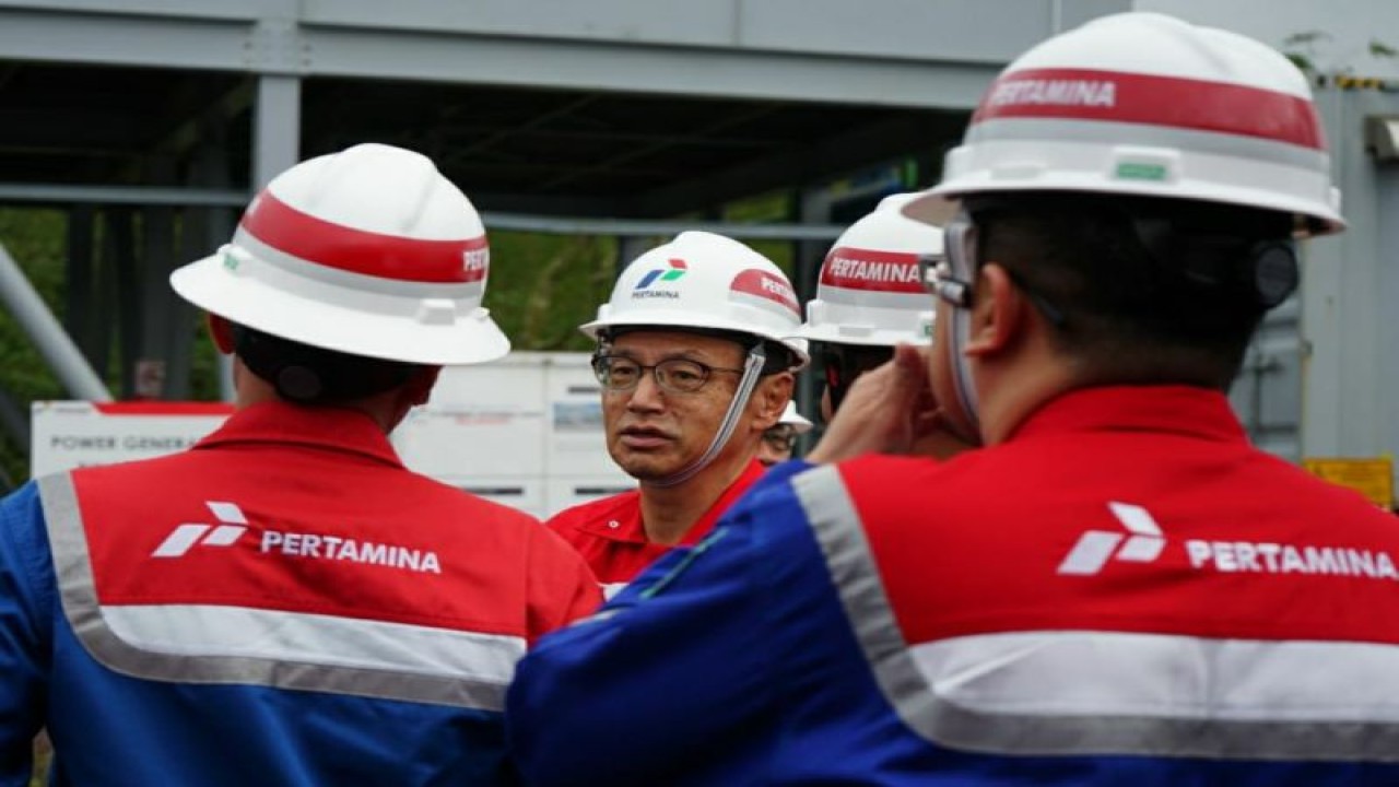 Duta Besar Jepang Duta Besar Jepang untuk Indonesia Kanasugi Kenji saat mengunjungi Kantor Pertamina Geothermal Energy (PGE) Tbk Area Lahendong di Kota Tomohon, Sulawesi Utara, Minggu (26/2/2023). ANTARA/HO-Pertamina Geothermal Energy.