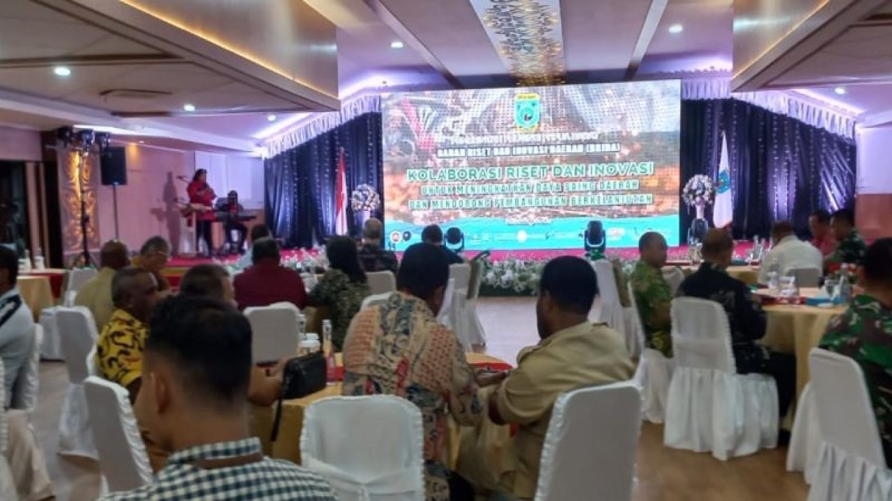 BRIDA Papua Barat menggelar kegiatan ekspos hasil riset dan inovasi daerah di Manokwari yang dihadiri Duta Besar Norwegia untuk Indonesia Rut Kruger Giverin, Senin malam. (ANTARA/Fransiskus Salu Weking)