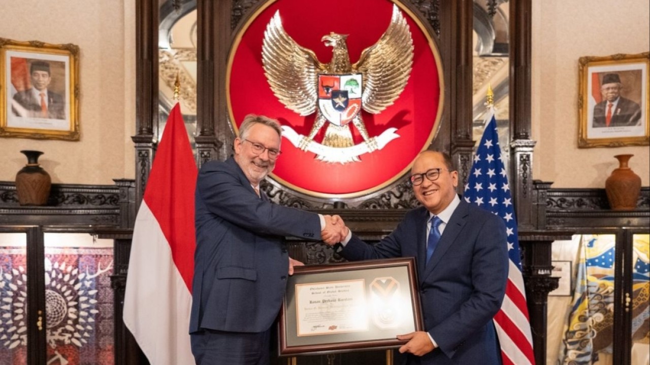 Dubes Rosan terima Penghargaan Henry G. Bennett dari Oklahoma State University/Instagram