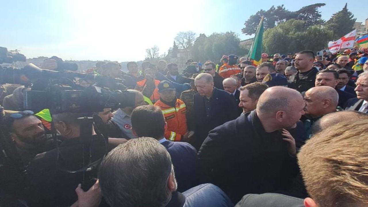 Kunjungan Presiden Turki Recep Tayyip Erdoğan menerima perwakilan INASAR di Antakya, Senin (20/2/2021). (ANTARA/HO-Basarnas)