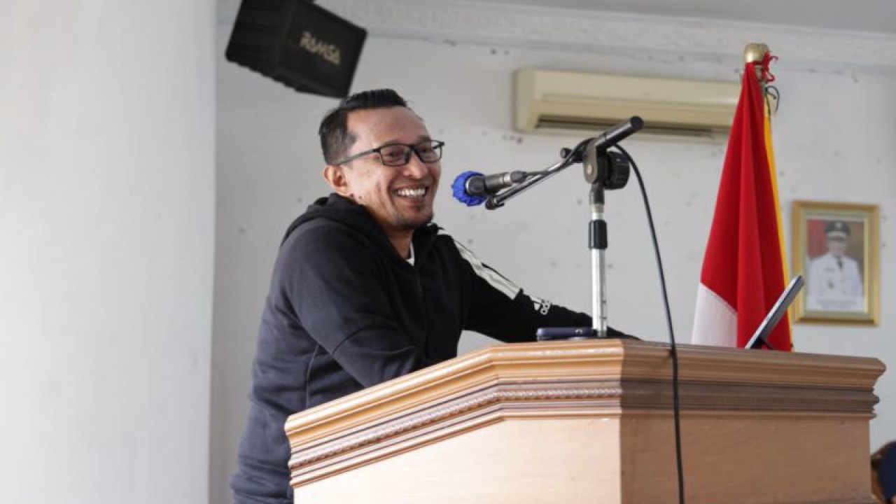 Bupati Tanah Datar Eka Putra. (ANTARA/Etri Saputra)