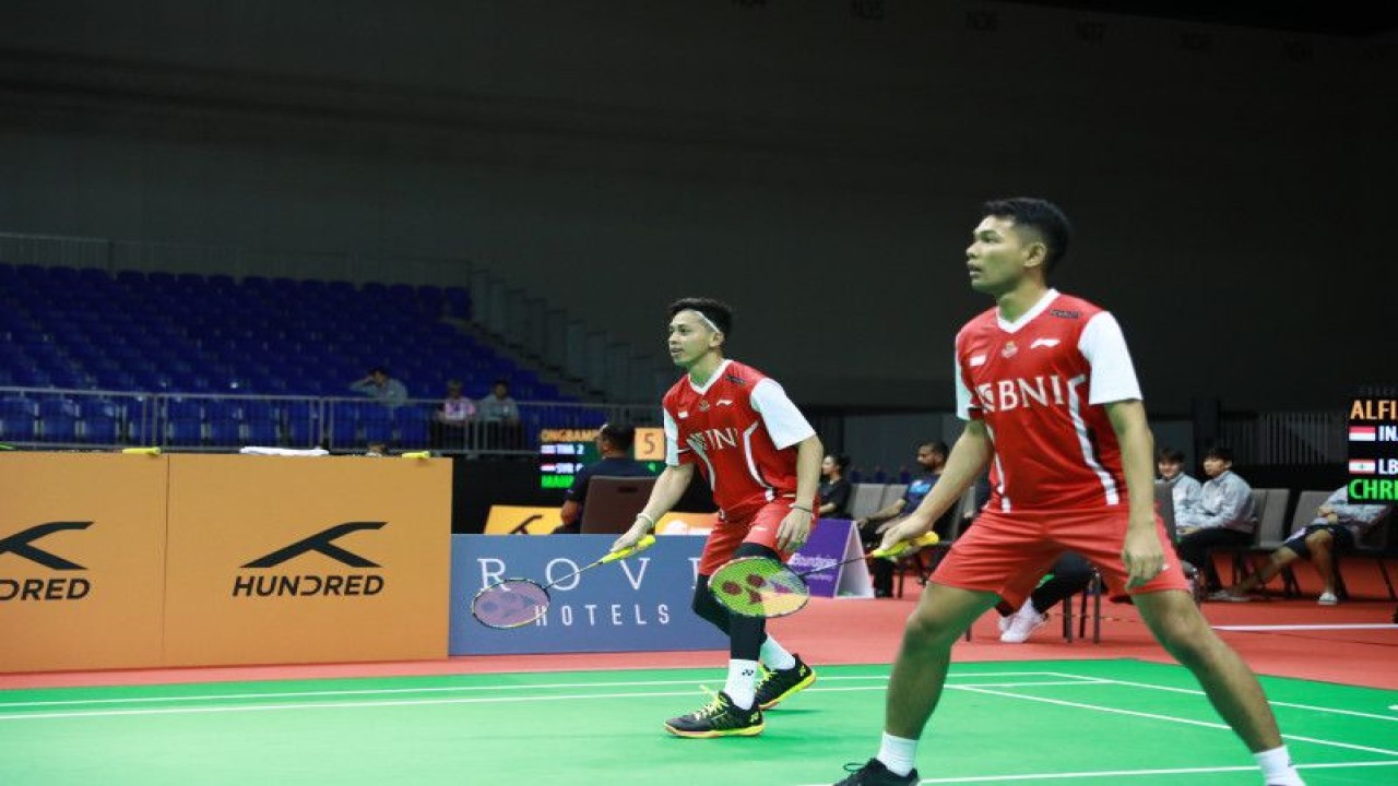 Ganda putra Fajar Alfian/Muhammad Rian Ardianto mengalahkan wakil Lebanon Abi Younes Christophe/Raphael Renno dengan skor 21-6, 21-8 pada pertandingan ketiga Grup C Kejuaraan Bulu Tangkis Beregu Campuran Asia atau Badminton Asia Mixed Team Championship (BAMTC) 2023 di Dubai Exhibition Centre, Dubai, Uni Emirat Arab, Selasa (14/2/2023). (ANTARA/HO-PBSI)